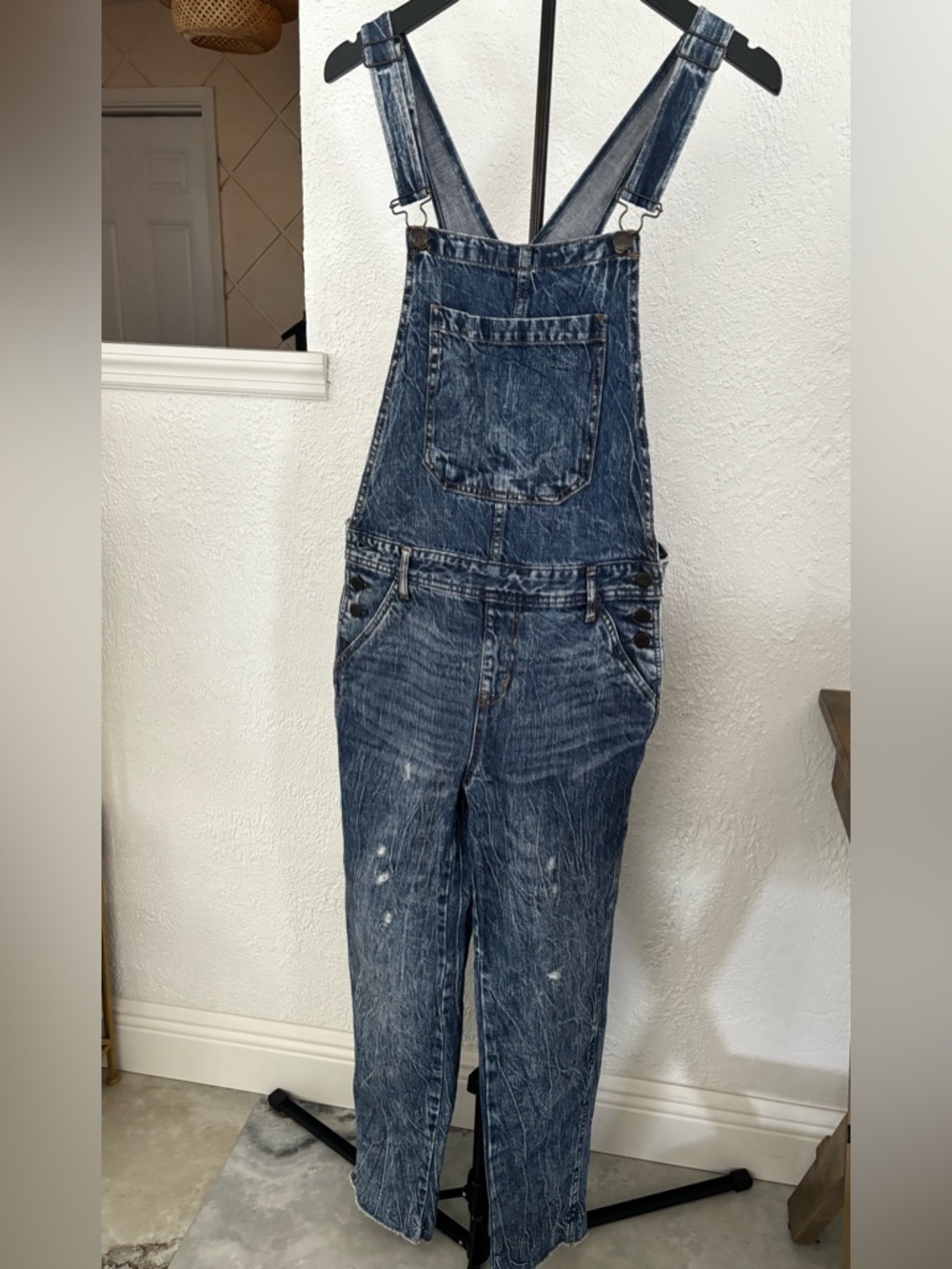 Aeropostale Women’s Distressed Acid Wash Skinny Denim Overalls Size Medium